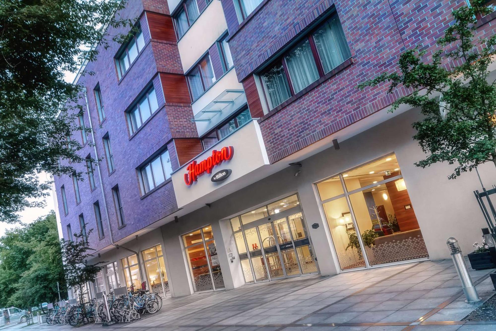 希尔顿汉普顿斯奇诺维斯切酒店 斯维诺乌伊希切 外观 照片